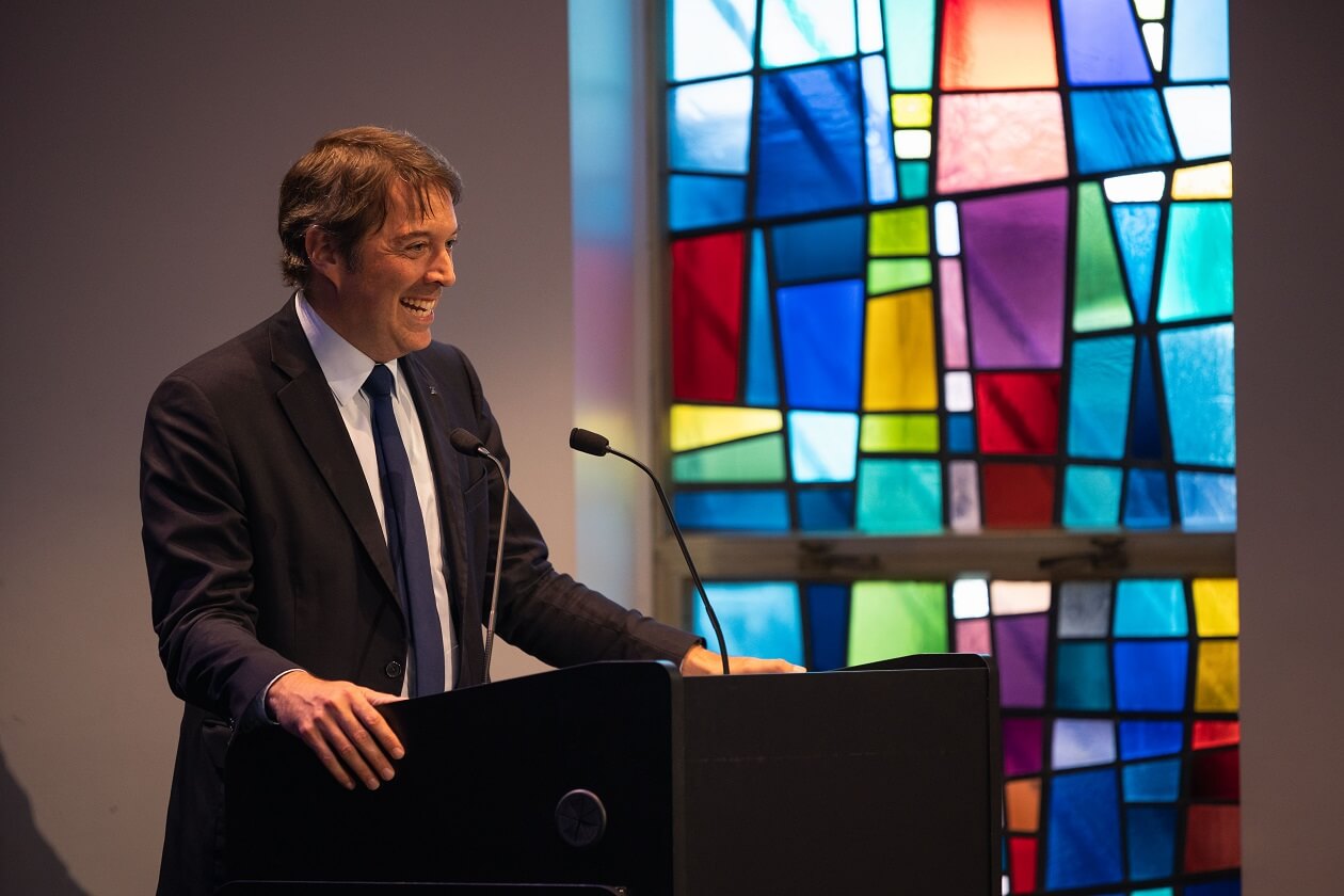 Discours de Frédéric Bouchard, doyen de la FAS, pour souligner le 60e anniversaire du Département des littératures de langue française.
