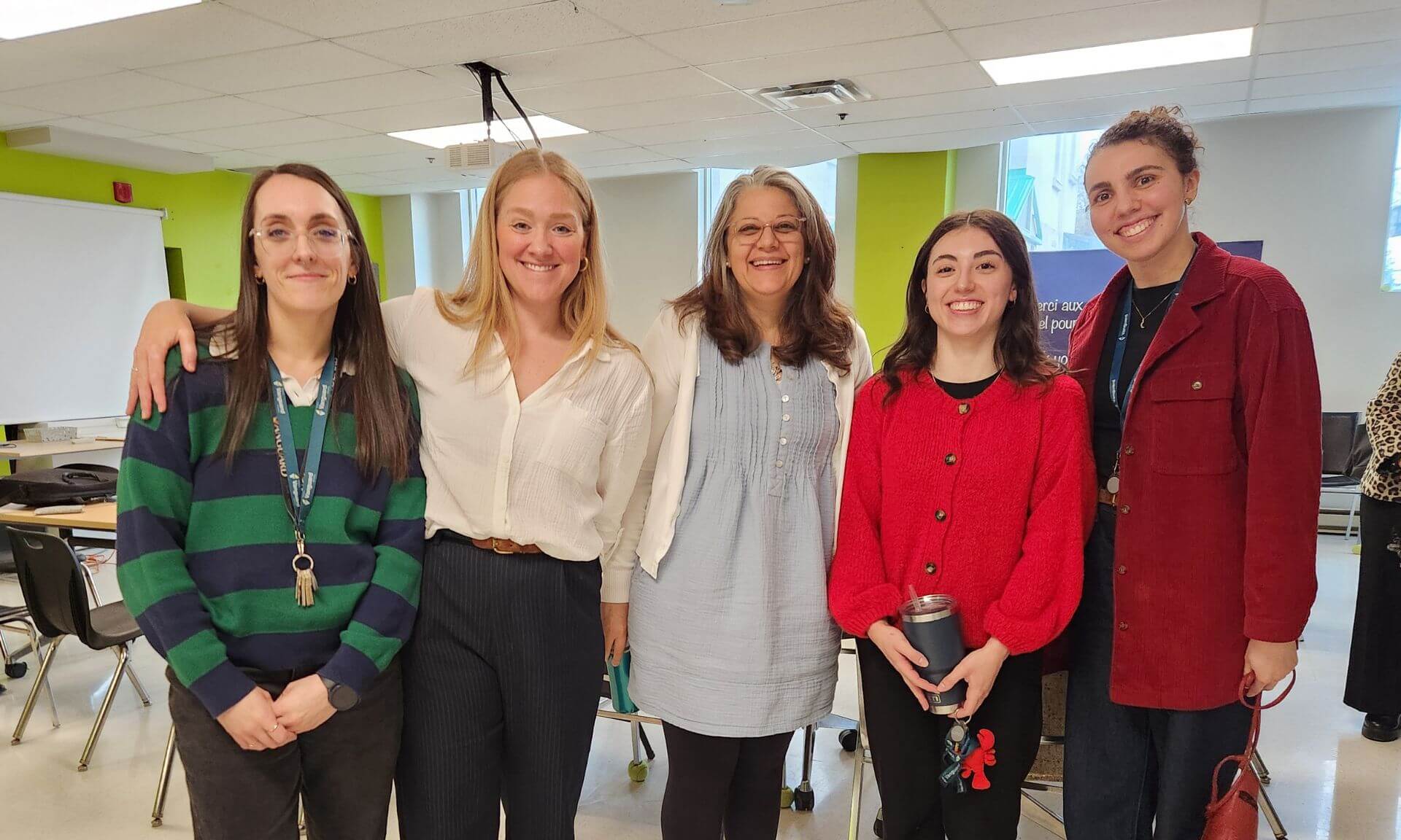 Virginie-Ann Leduc, Natasha Coghlin, Sandrine Zagury, Elena Romero et Laurence Bergeron, enseignantes à l'école Vanguard