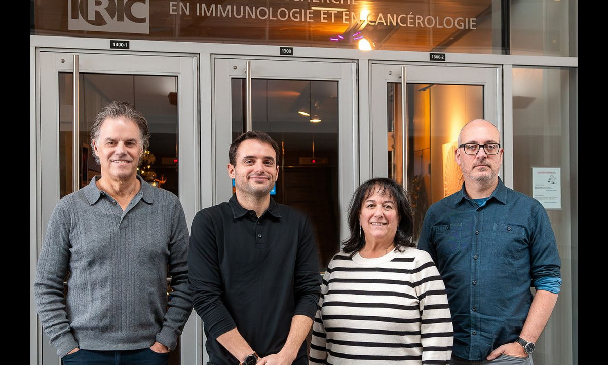Sylvain Meloche (professeur et chercheur principal), Simon Mathien (responsable de la plateforme de criblage à haut débit de l’IRIC), Manon Valiquette (directrices des opérations des plateformes scientifiques de l’IRIC) et Patrick Gendron (Chef de section - Technologies de l’information et bio-informatique).