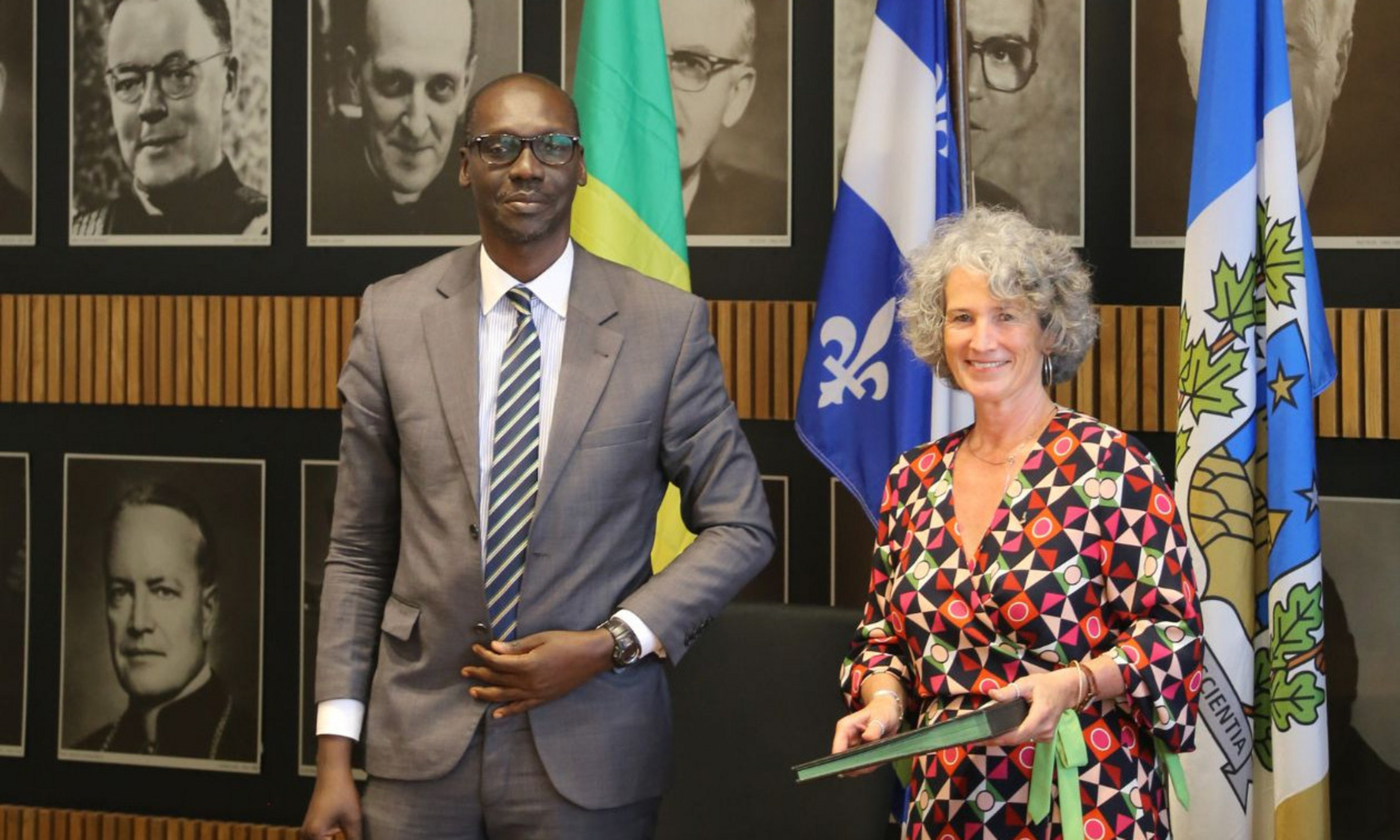 Mohamed Bachir Niang, vice-recteur chargé de l’administration et de la finance de l’UCAD, et Valérie Amiraux, vice-rectrice aux partenariats communautaires et internationaux de l’Université de Montréal.