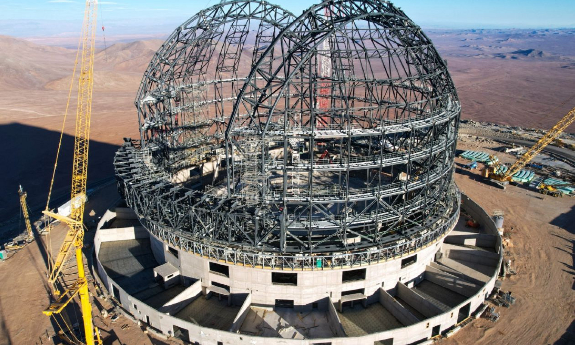 Le dôme de l’ELT en construction en Chile