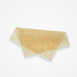 Medicinal honey sometimes comes in the form of a bandage or in the form of an ointment.