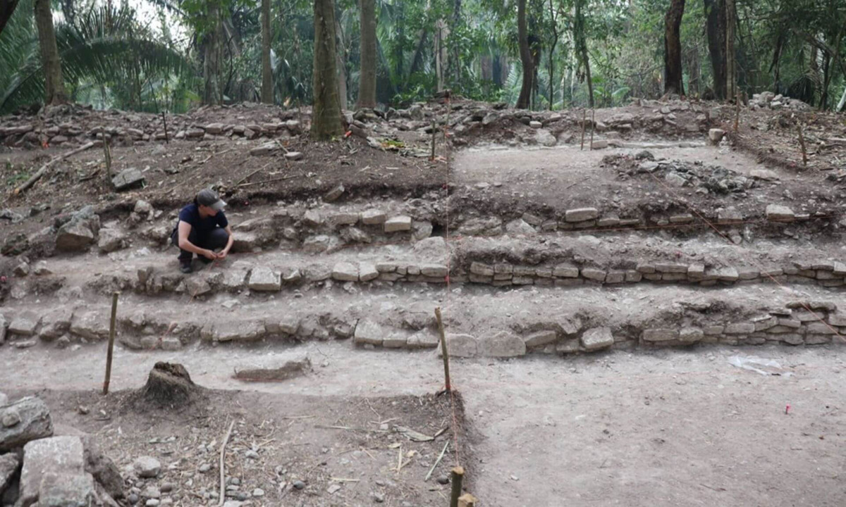 Excavations of Ucanal Structure K-1, a possible Terminal Classic council house