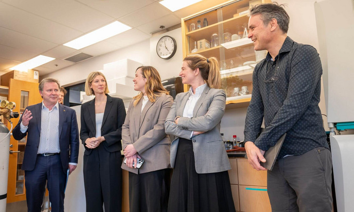 Le laboratoire du professeur Louis-Éric Trudeau a reçu un don majeur de la Fondation Krembil pour mieux comprendre les neurones dopaminergiques et leur altération dans la maladie de Parkinson.