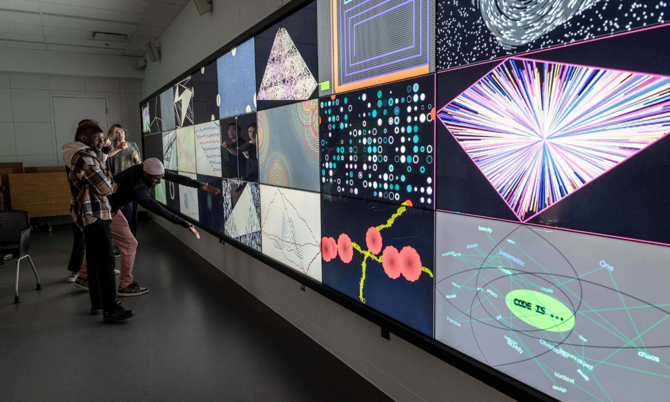Les travaux finaux des étudiants du cours d'art et de programmation.