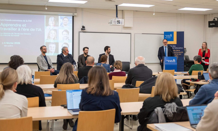 The round table brought together specialists in education sciences and artificial intelligence applied to the labor market: Alexandra Coutlée, Simon Duguay, Hugo G. Lapierre, Alain Lavoie, and Luc Lespérance, with Maude Goyer as moderator.