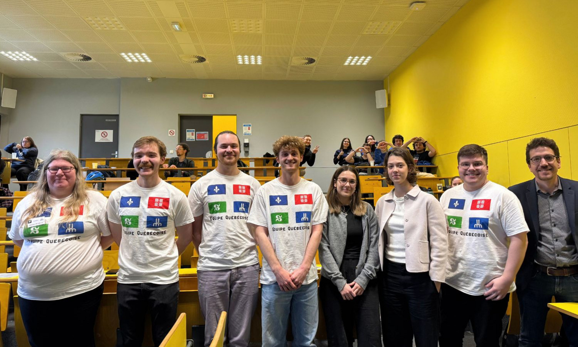 De gauche à droite: Pr. Allison Wustrow (UdeS); Justin Laroche (UdeS); Julien Gagnon (ULaval); Loic Carrier (UdeM); Maxim Boucher (ULaval); Ariane Caron (UdeM); Marc-Olivier Gosselin (UdeS) et Pr. Samy Cecioni (UdeM)