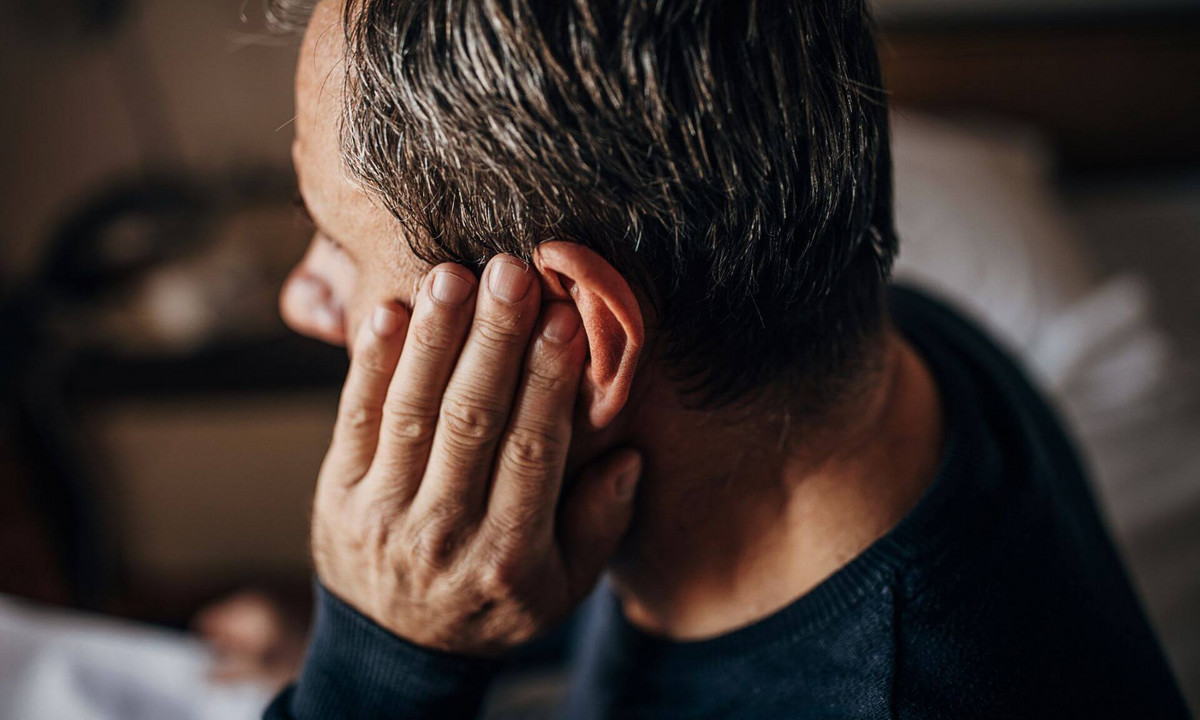 Les acouphènes ont des conséquences sur le sommeil, l’attention, le stress et la qualité de vie.